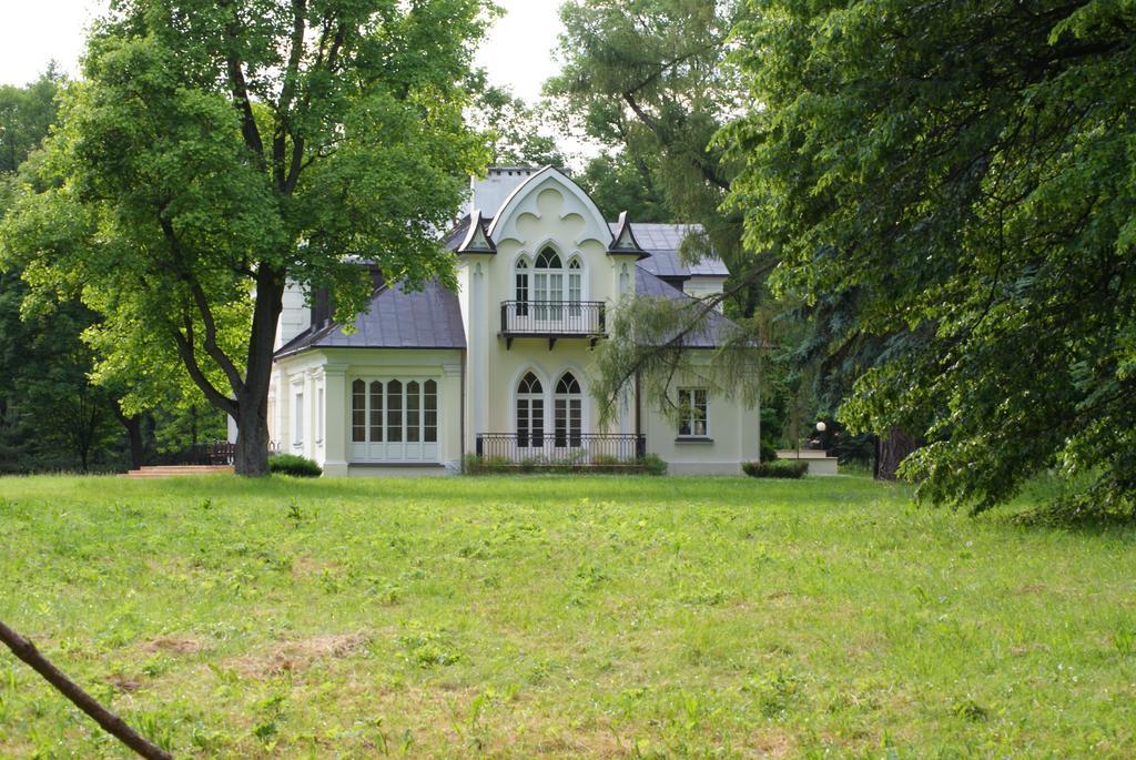Bed and Breakfast Roskosz Zespol Dworsko Parkowy Biała Podlaska Exterior foto
