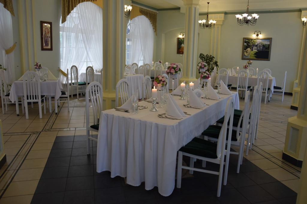 Bed and Breakfast Roskosz Zespol Dworsko Parkowy Biała Podlaska Exterior foto