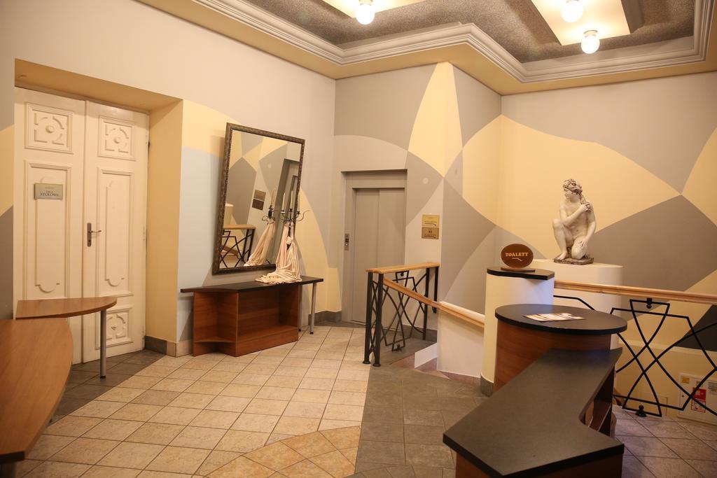 Bed and Breakfast Roskosz Zespol Dworsko Parkowy Biała Podlaska Exterior foto