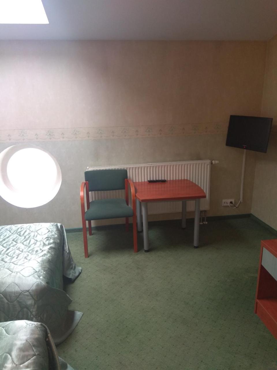 Bed and Breakfast Roskosz Zespol Dworsko Parkowy Biała Podlaska Exterior foto