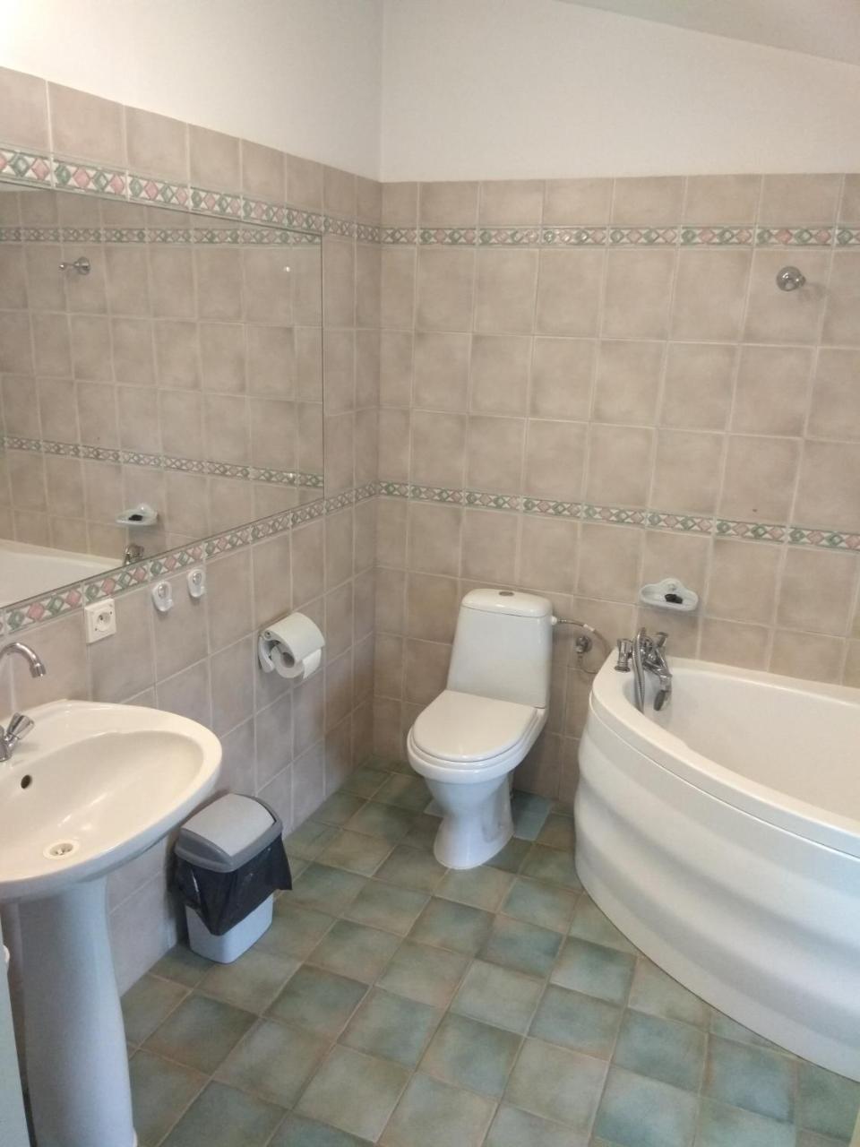 Bed and Breakfast Roskosz Zespol Dworsko Parkowy Biała Podlaska Exterior foto