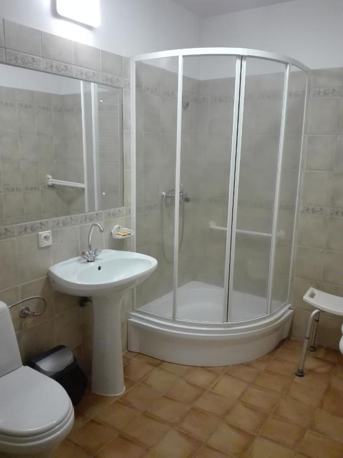 Bed and Breakfast Roskosz Zespol Dworsko Parkowy Biała Podlaska Exterior foto